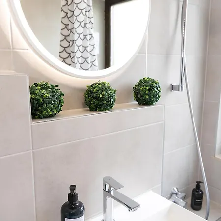 17-stillvolles 2-zimmer Mit Boxspringbett,wlan,grossem Balkon Mit Gartenblick Апартаменты Висбаден