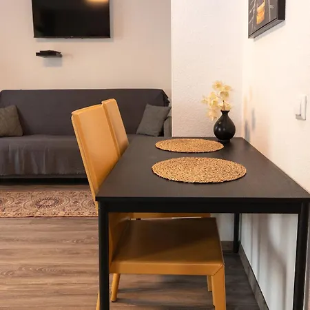 17-stillvolles 2-zimmer Mit Boxspringbett,wlan,grossem Balkon Mit Gartenblick Апартаменты