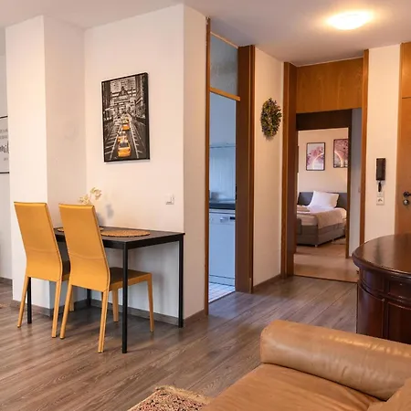 Apartmentsanlage Mit Komfortwohnungen Mit Kueche,Wlan Und Kostenfreien Parkplaetzen *