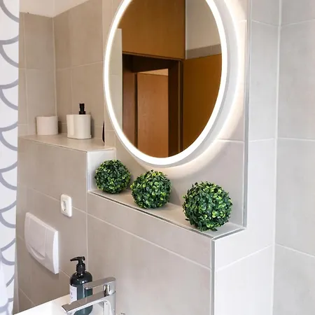 17-stillvolles 2-zimmer Mit Boxspringbett,wlan,grossem Balkon Mit Gartenblick Apartment