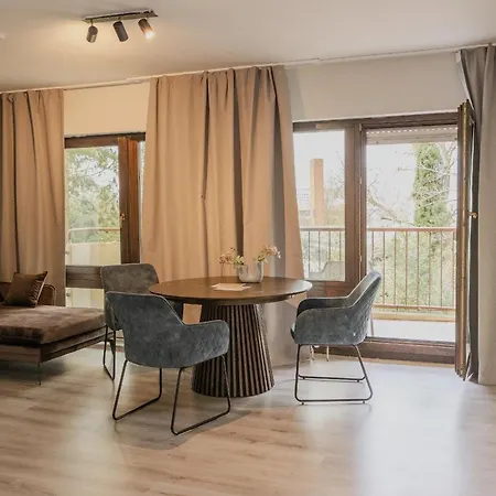 17-stillvolles 2-zimmer Mit Boxspringbett,wlan,grossem Balkon Mit Gartenblick Апартаменты