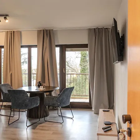 Apartmentsanlage Mit Komfortwohnungen Mit Kueche,Wlan Und Kostenfreien Parkplaetzen Wiesbaden