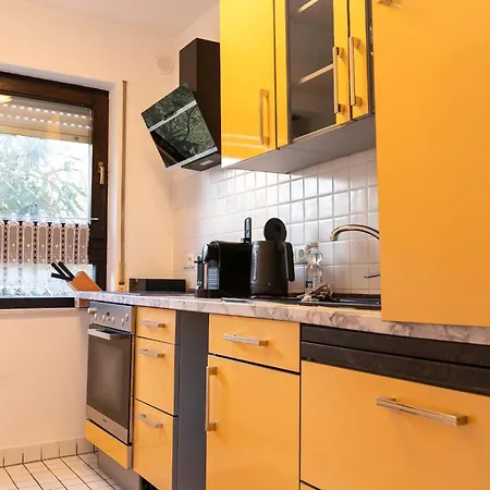 17-stillvolles 2-zimmer Mit Boxspringbett,wlan,grossem Balkon Mit Gartenblick Апартаменты *