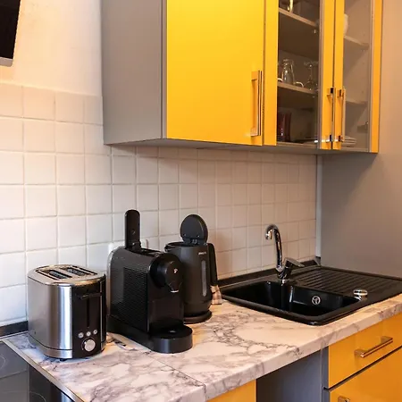 17-stillvolles 2-zimmer Mit Boxspringbett,wlan,grossem Balkon Mit Gartenblick Apartment