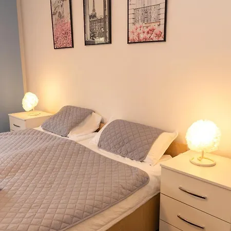 17-stillvolles 2-zimmer Mit Boxspringbett,wlan,grossem Balkon Mit Gartenblick Висбаден