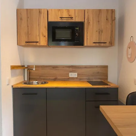 Apartment 17-stillvolles 2-zimmer Mit Boxspringbett,wlan,grossem Balkon Mit Gartenblick *