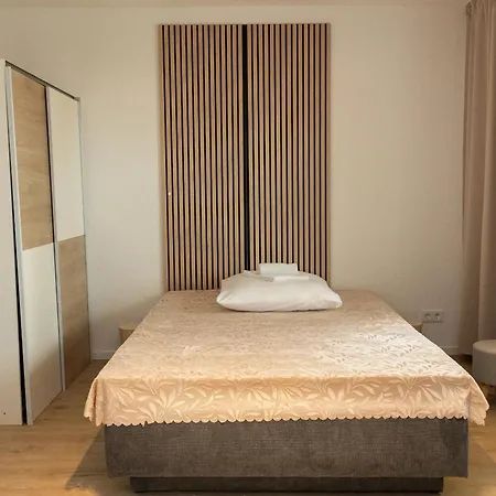 17-stillvolles 2-zimmer Mit Boxspringbett,wlan,grossem Balkon Mit Gartenblick Apartment Wiesbaden