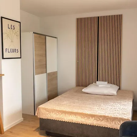 17-stillvolles 2-zimmer Mit Boxspringbett,wlan,grossem Balkon Mit Gartenblick Апартаменты *