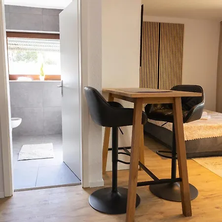 Apartmentsanlage Mit Komfortwohnungen Mit Kueche,wlan Und Kostenfreien Parkplaetzen Διαμέρισμα