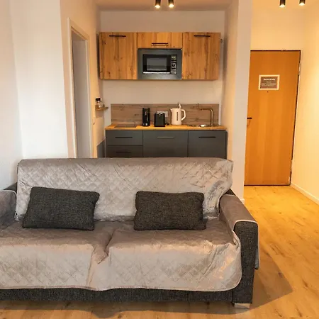 17-stillvolles 2-zimmer Mit Boxspringbett,wlan,grossem Balkon Mit Gartenblick Apartment