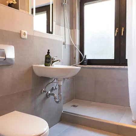 Appartement Apartmentsanlage Mit Komfortwohnungen Mit Kueche,wlan Und Kostenfreien Parkplaetzen *