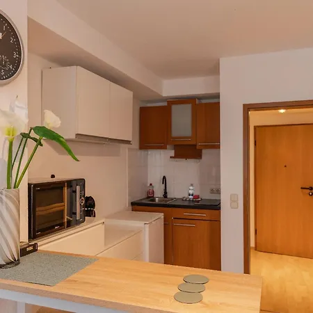 Apartmentsanlage Mit Komfortwohnungen Mit Kueche,wlan Und Kostenfreien Parkplaetzen *