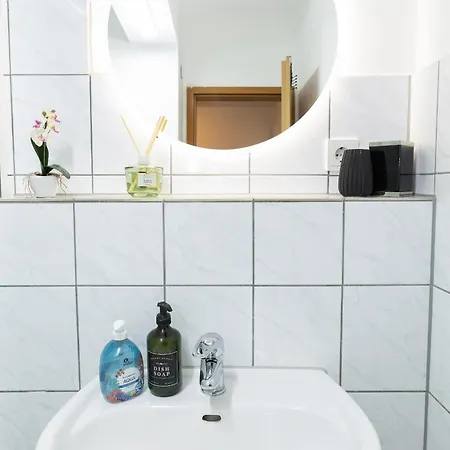 Apartmentsanlage Mit Komfortwohnungen Mit Kueche,wlan Und Kostenfreien Parkplaetzen *