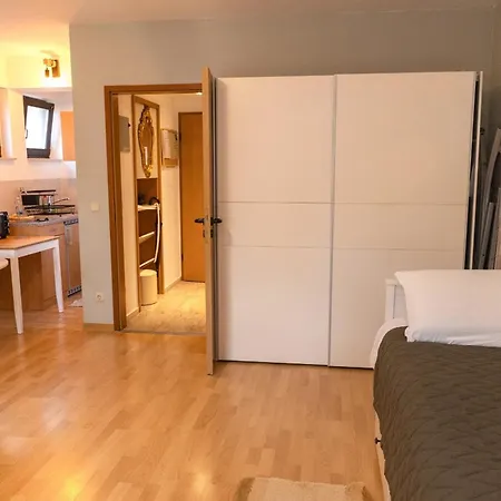 Apartmentsanlage Mit Komfortwohnungen Mit Kueche,wlan Und Kostenfreien Parkplaetzen Βιζμπάντεν