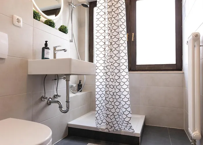 17-stillvolles 2-zimmer Mit Boxspringbett,wlan,grossem Balkon Mit Gartenblick Lejlighed *